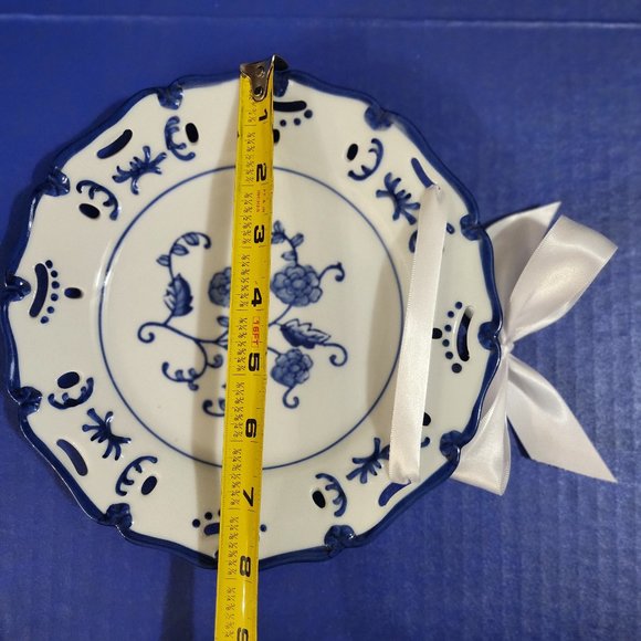 Set of 3 Vintage Lillian Vernon Blue White Porcelain Floral Reticulated Plates - Picture 10 of 10